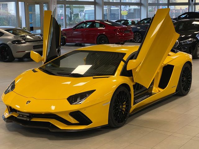 Lamborghini Aventador S LP740 Full Carbon