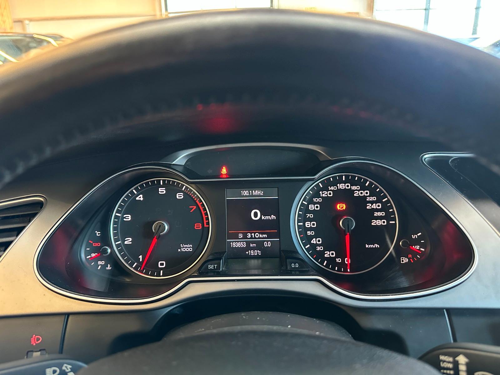 Audi A4 2013 — photo 14