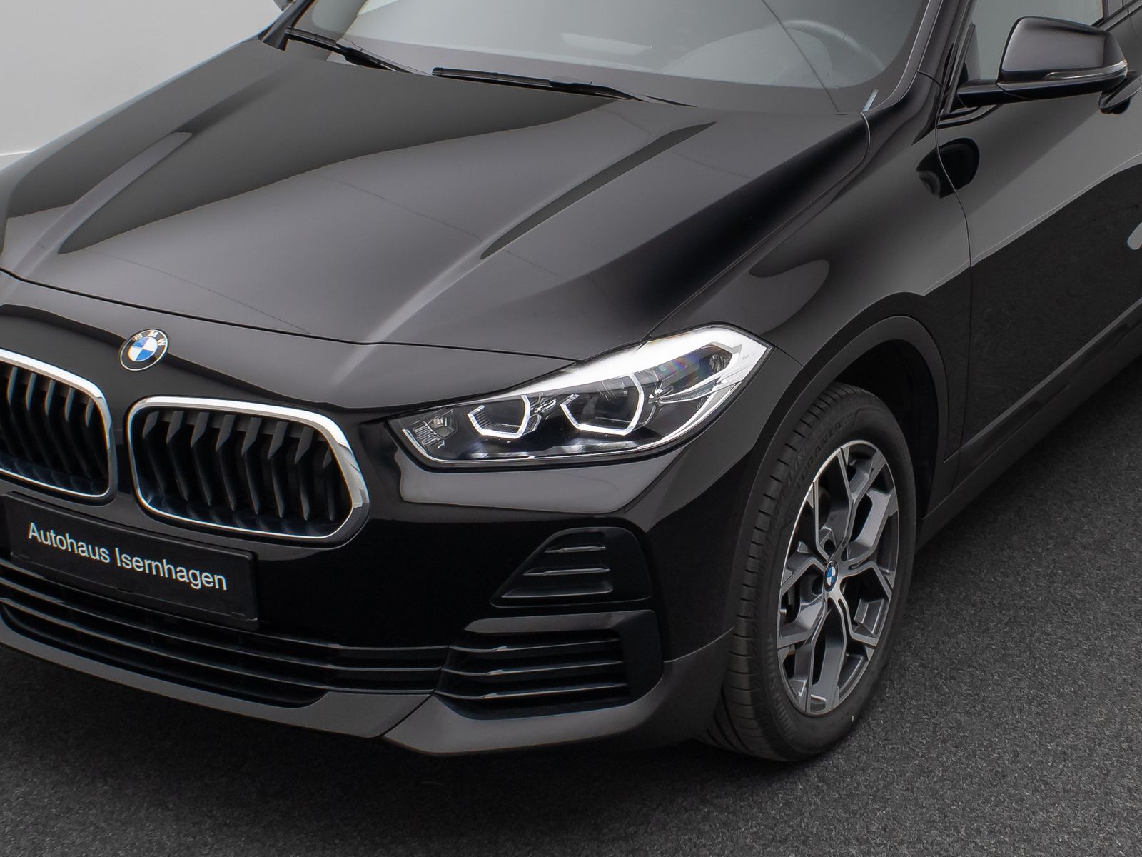 Fahrzeugabbildung BMW X2 sD18i  Kamera DAB AHK Navi HiFi Sportsitz 18"
