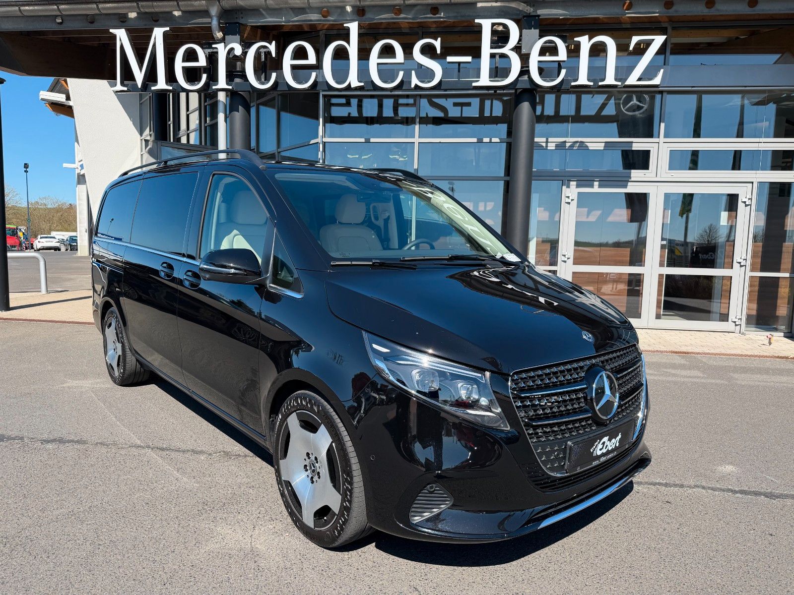 Fahrzeugabbildung Mercedes-Benz V 250 d AVA DISTRONIC AHK2,5to elektr Türen 360