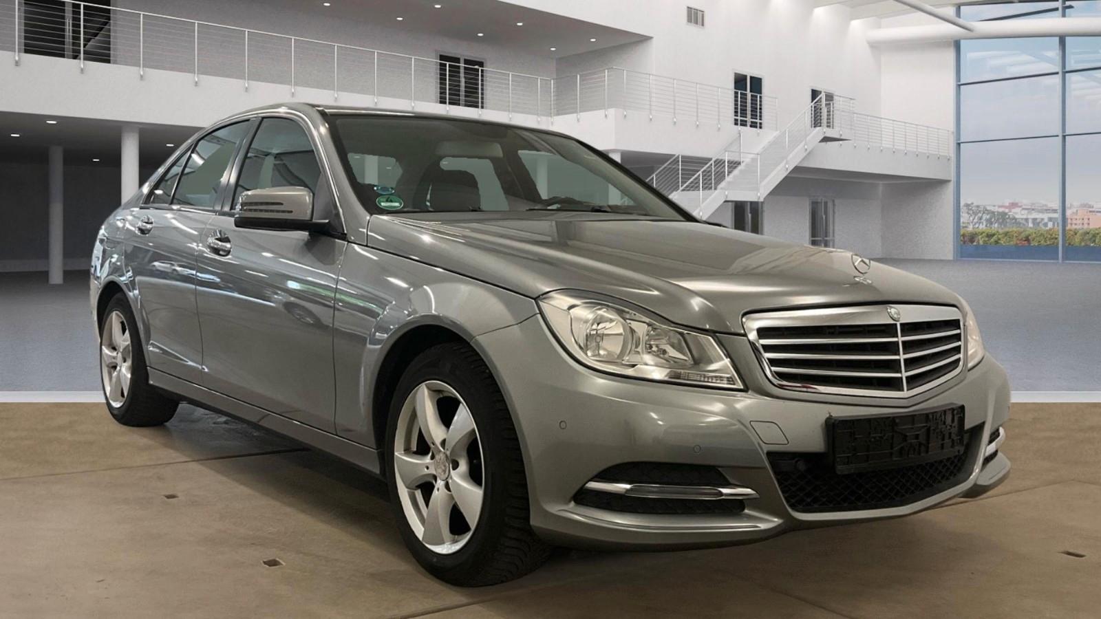 Mercedes-Benz C 180 C Limousine C 180 CGI BlueEfficiency 7G-TR