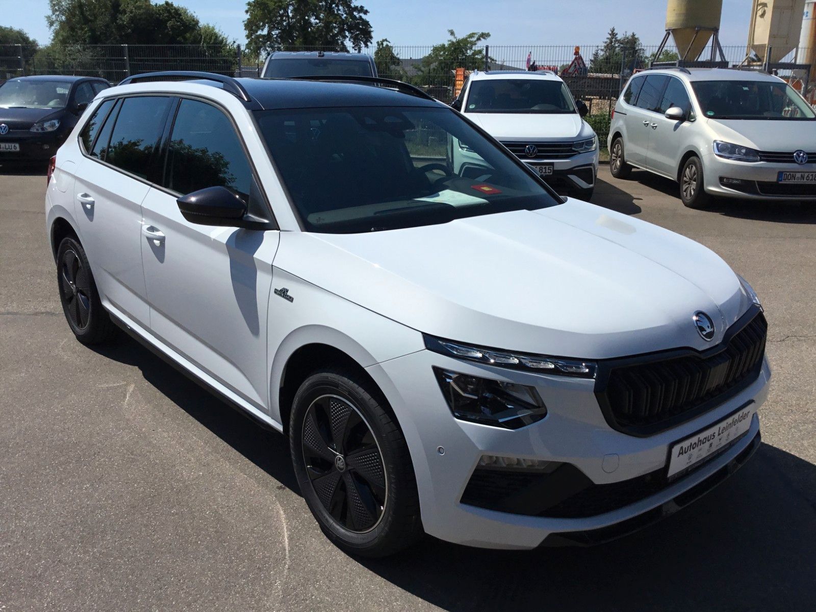 Fahrzeugabbildung SKODA Kamiq 1.5 TSI DSG Monte Carlo+AHK+Navi+Kamera