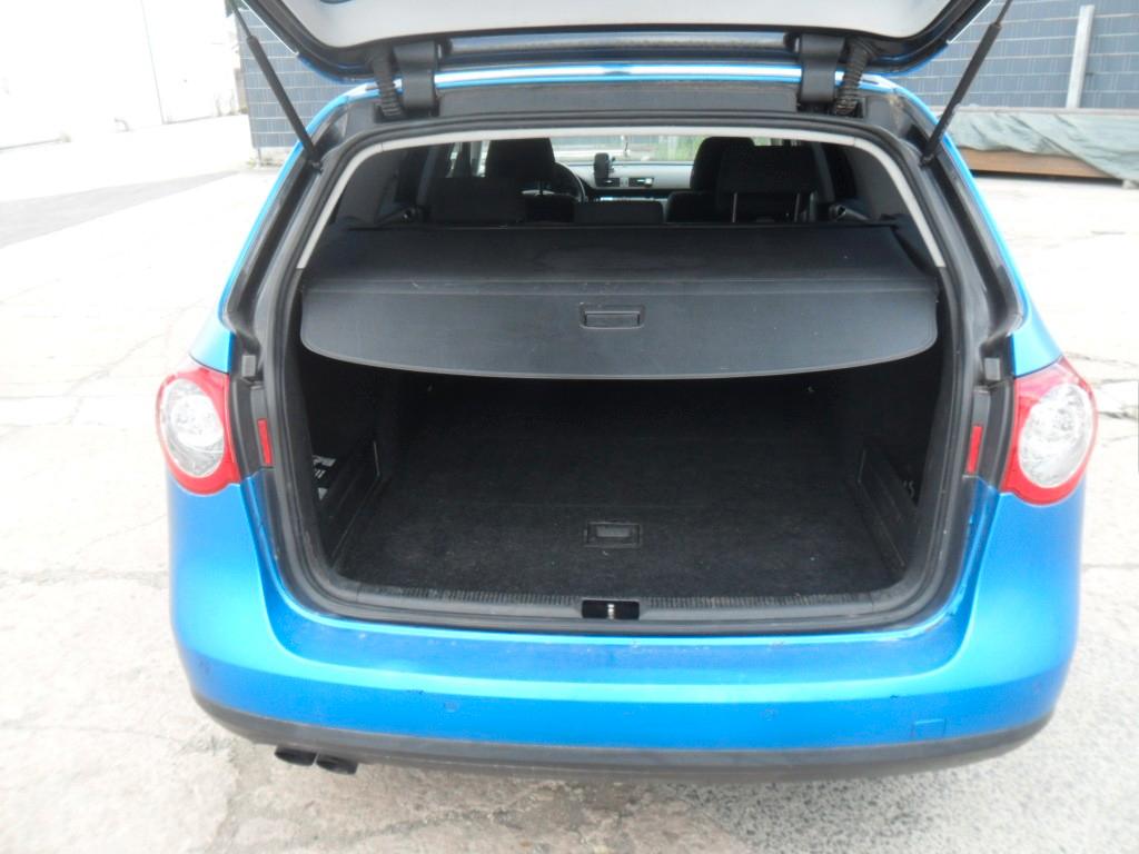 Volkswagen Passat 2009 — photo 12