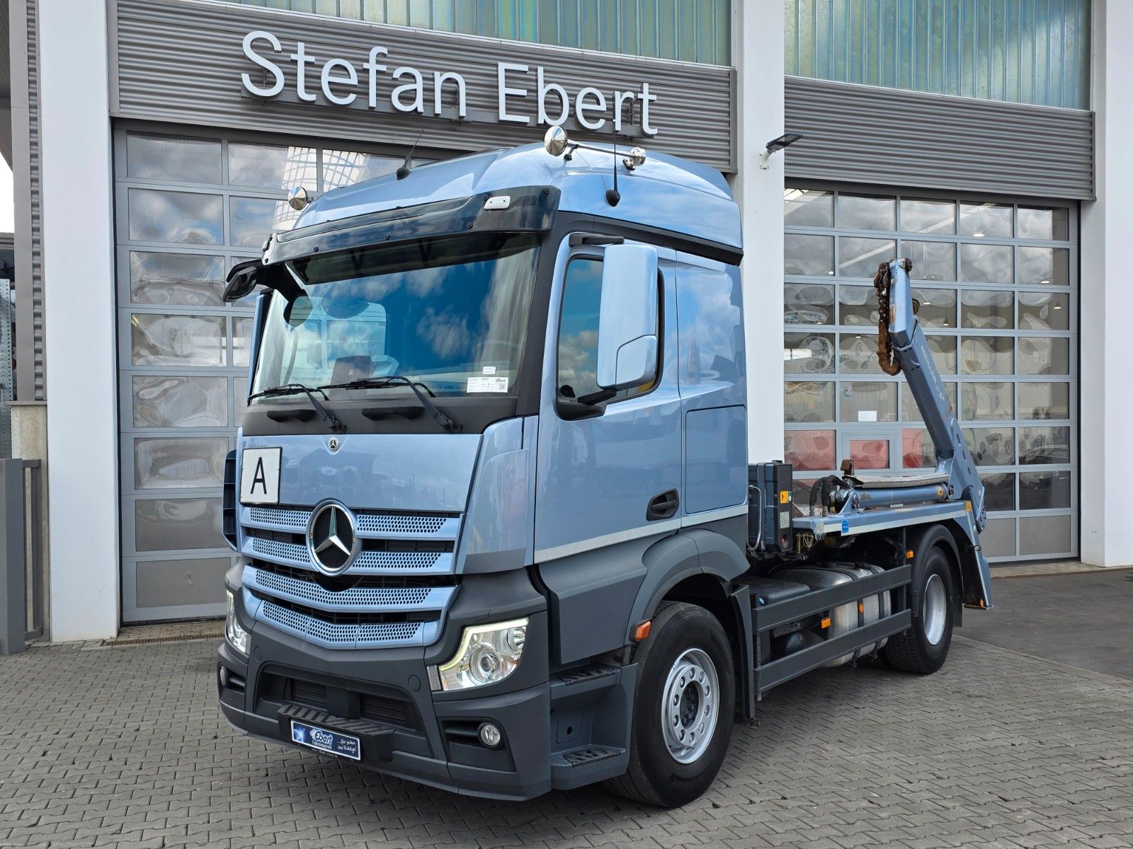 Fahrzeugabbildung Mercedes-Benz Actros 1848 L 4x2 Meiller AK 12. T Funk AHK