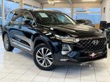 Hyundai Santa Fe 2.0 CRDi 2WD Auto."Trend"AHK*7-SITZ*NAV - Hyundai SANTA FE: 7 Sitzer