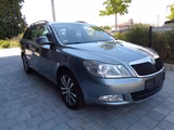 Skoda Octavia 1.6 TDI DSG Elegance Combi - Skoda Octavia aus 2012 mit Diesel-Antrieb: Kombi
