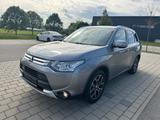 Mitsubishi Outlander ClearTec Intense 4WD*KLIMA*7SITZER*KAM - gebrauchte Mitsubishi Outlander aus dem Jahr 2014