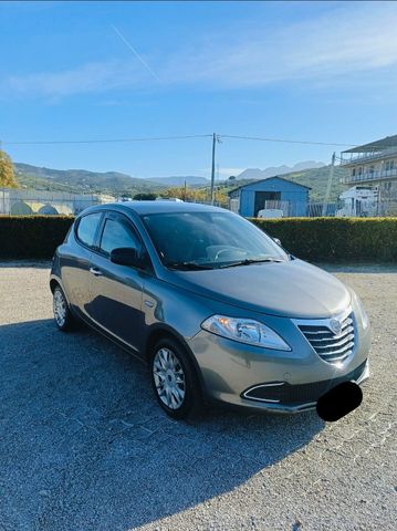 Lancia Ypsilon 1.2 69 CV 5 porte S&S Silver