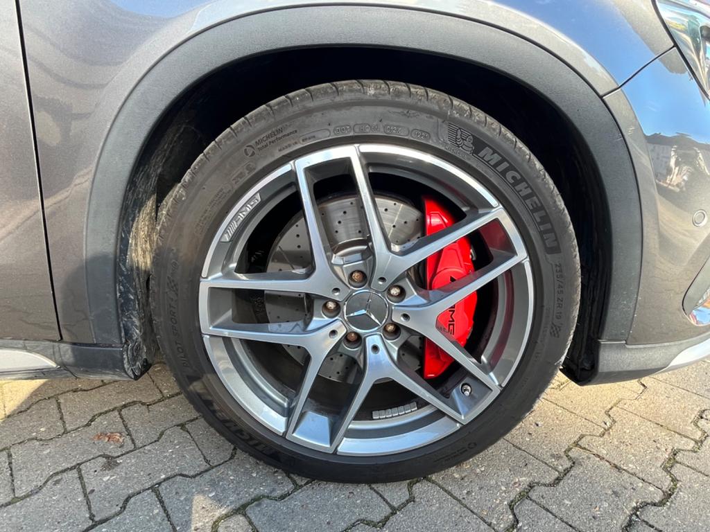 Mercedes-Benz GLA 45 AMG