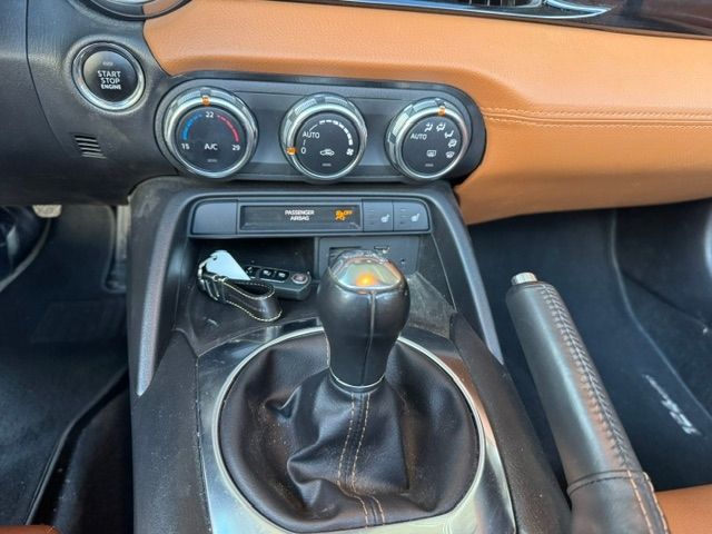 Fahrzeugabbildung Fiat 124 Spider Lusso KLIMA KEYLESS NAV RFK SHZ ALU