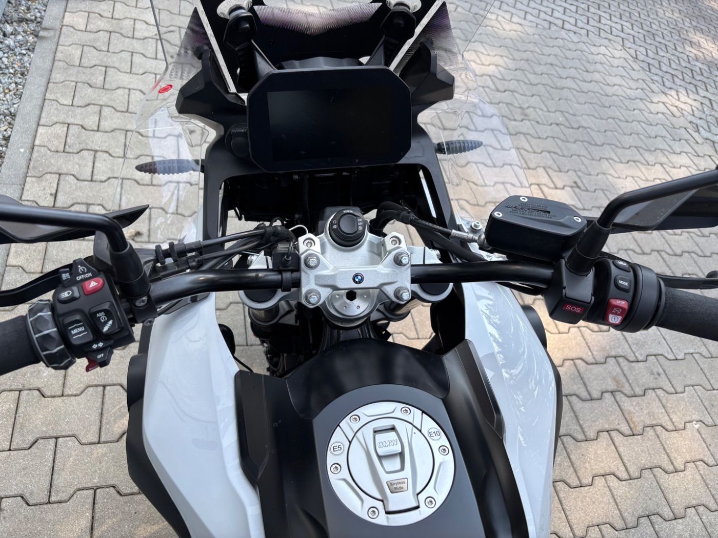 Fahrzeugabbildung BMW F 750 GS, Koffer, Hohe Scheibe, Sturzbügel,