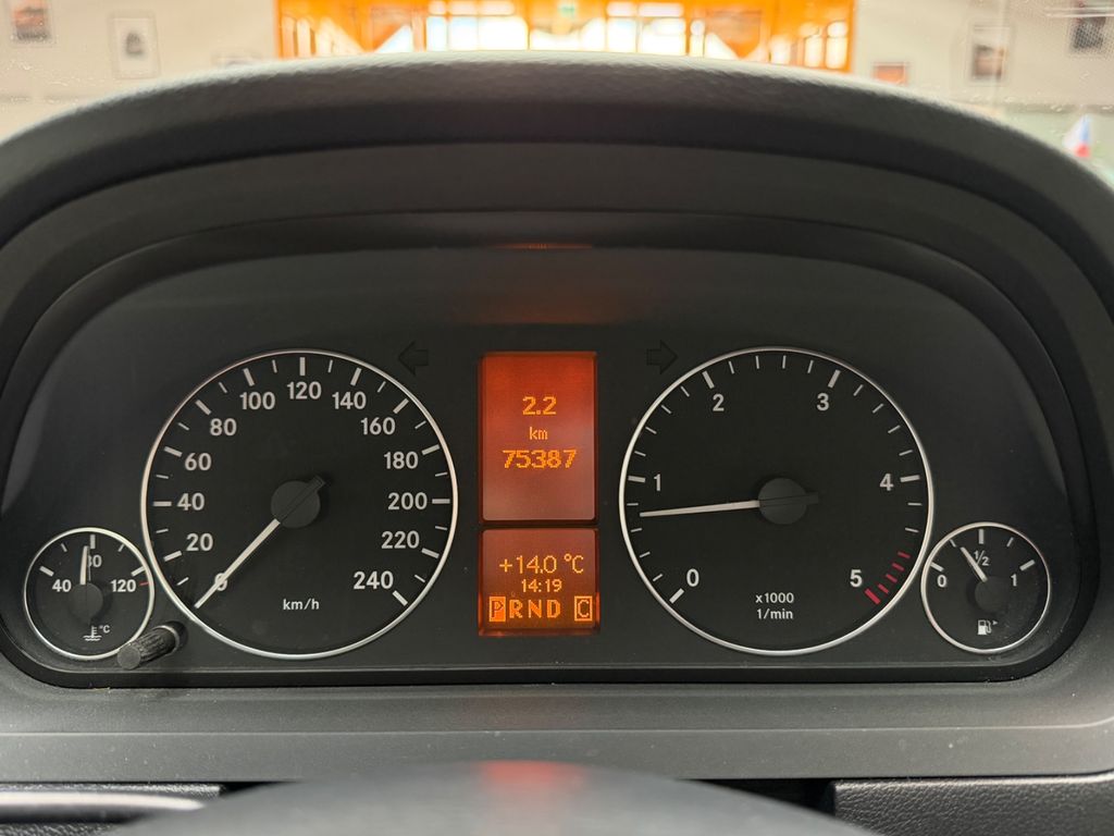 MERCEDES-BENZ A 200 CDI Avantgarde|Automatik|PDC|SHZ|Klima MERCEDES-BENZ A 200 CDI Avantgarde|Automatik|PDC|SHZ|Klima