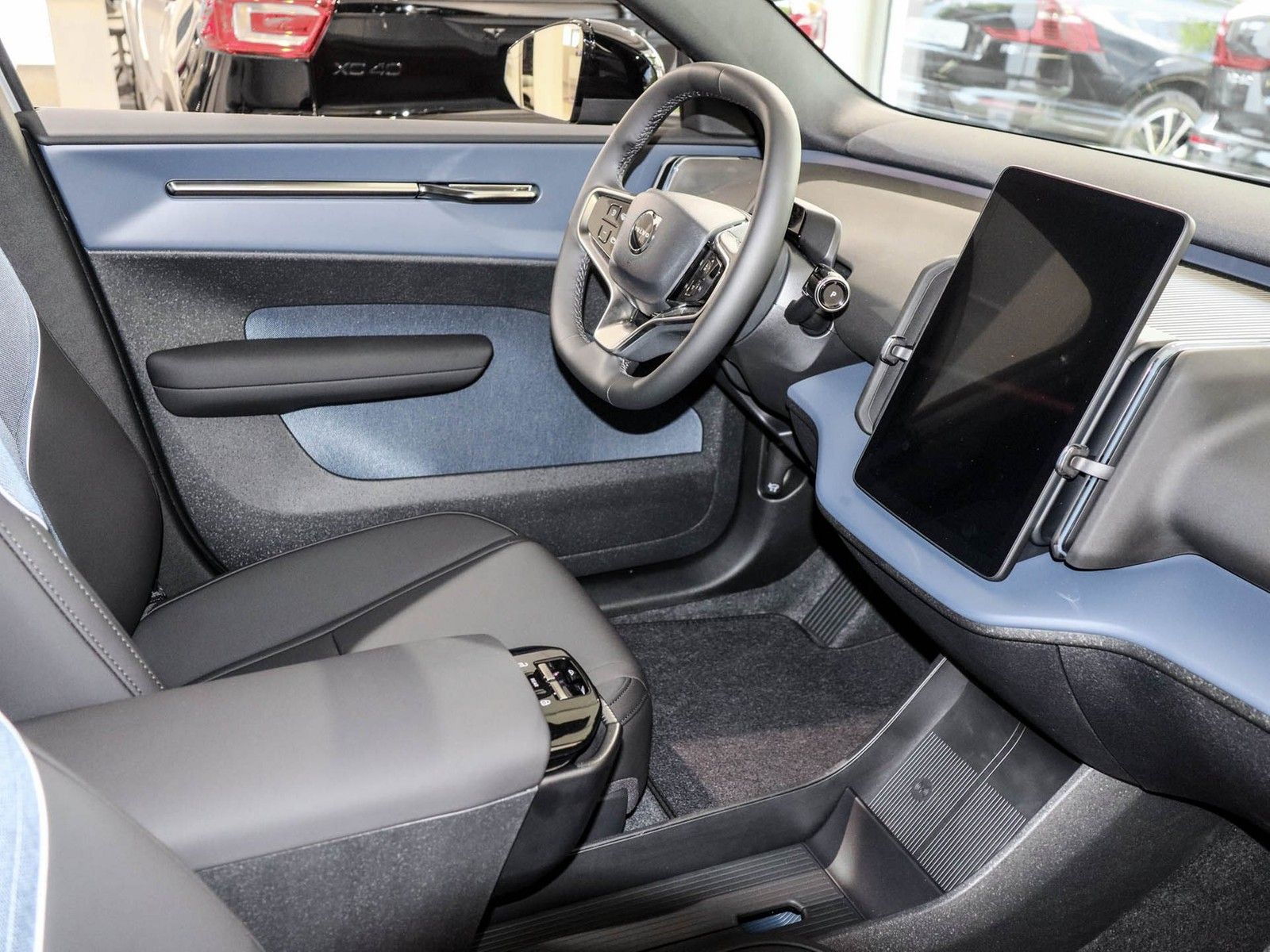 Volvo EX30 Ultra Black Edition 2WD Pure Electric imagem 3