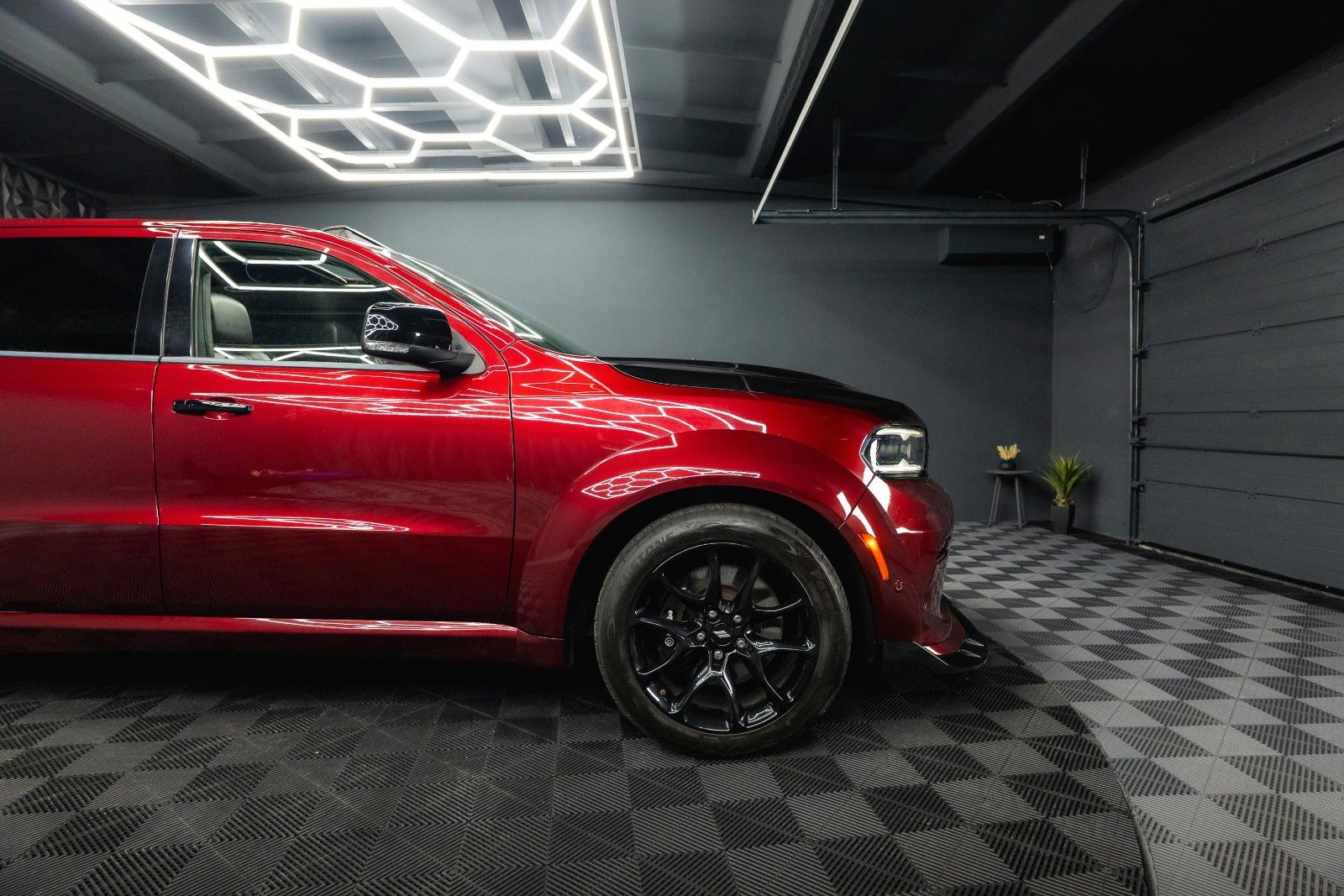 Fahrzeugabbildung Dodge Durango 5.7 V8 SRT 4x4 Night-Paket WIDEBODY 19%