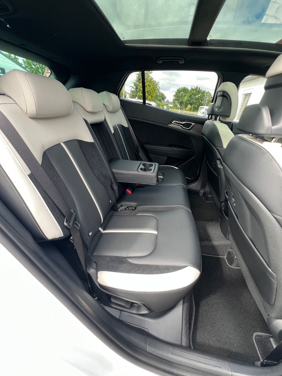 Fahrzeugabbildung Kia SPORTAGE 1.6T AWD DCT GTL SD GD DRI SOUND MJ 25