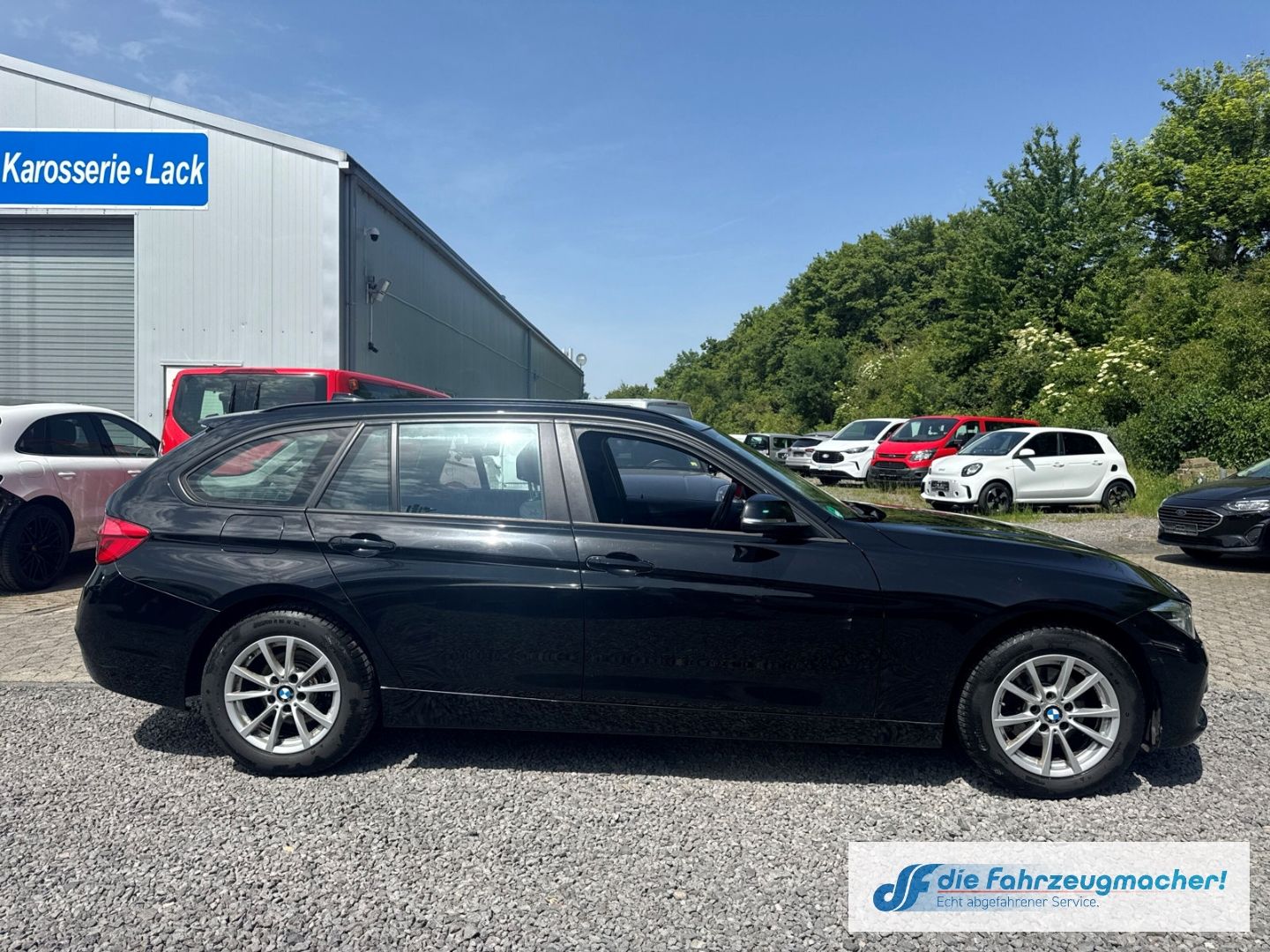 Fahrzeugabbildung BMW 320 i xDrive Advantage Touring *EXPORT