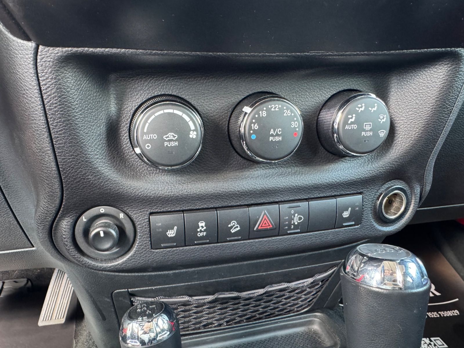 Fahrzeugabbildung Jeep Wrangler Unlimited Night Eagle/SOFT-Top/Daystar/