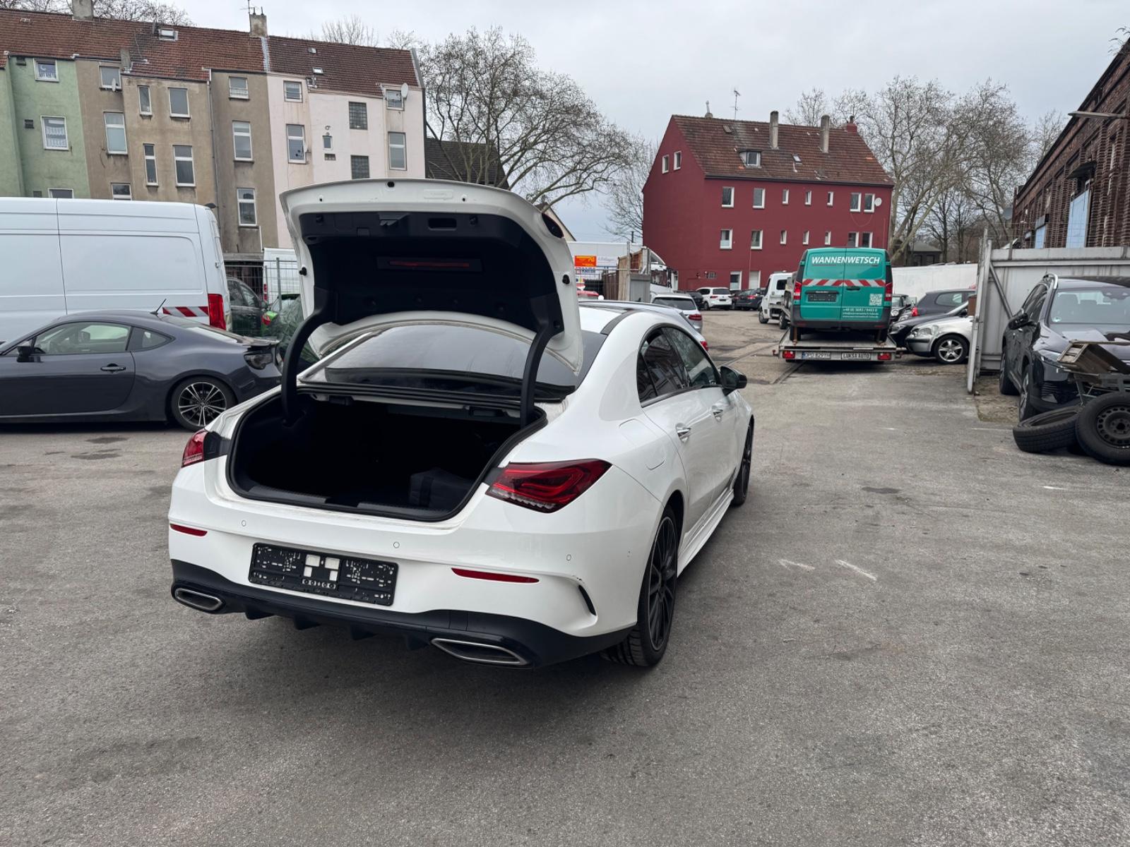 Mercedes-Benz CLA 250 e AMG Line Panoramadach Automatik 1. HD!