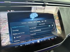 MERCEDES-BENZ E 220d/AMG-LINE/DISTR+/360GRAD/MBUX/J.STERNE
