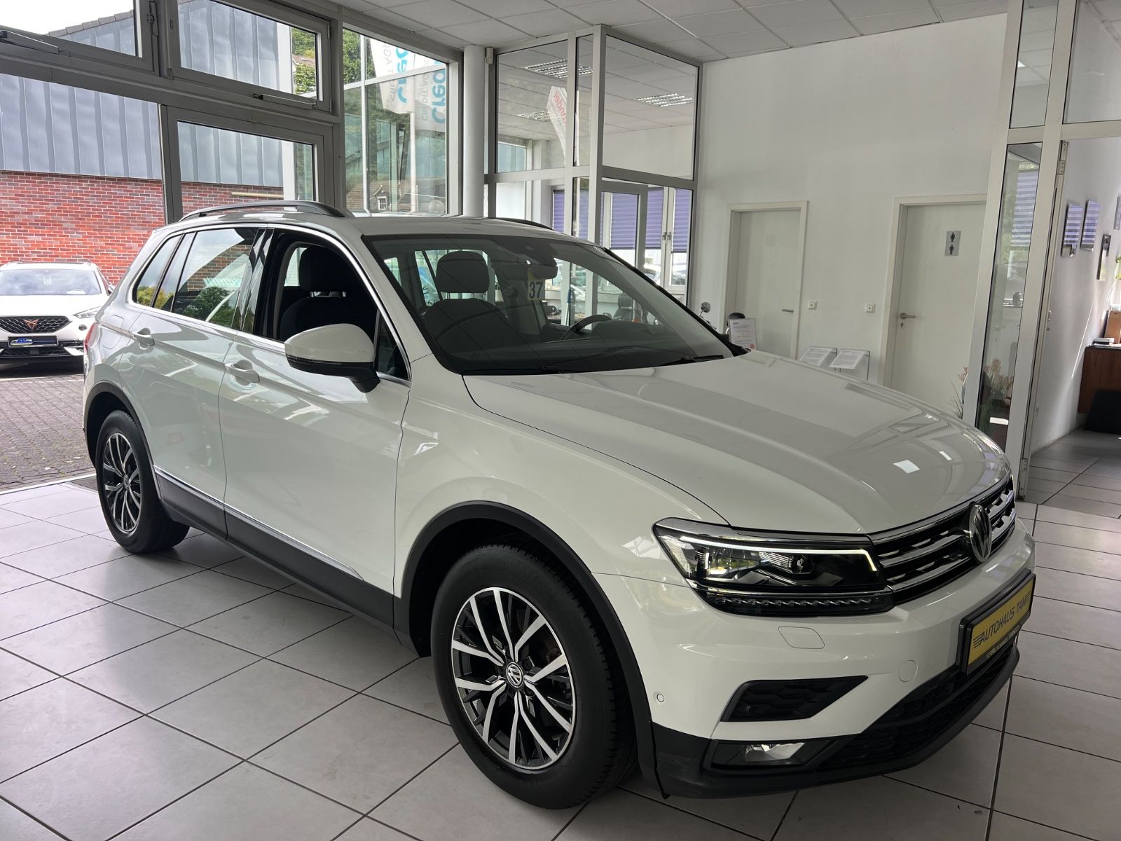Fahrzeugabbildung Volkswagen Tiguan Comfortline 2.0TDI *DIGITALTACHO*LED*360°