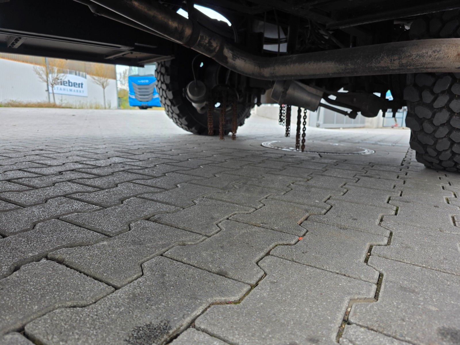 Fahrzeugabbildung Iveco EuroFire Tector FF100EW21 4x4 LF8 Löschfahrzeug