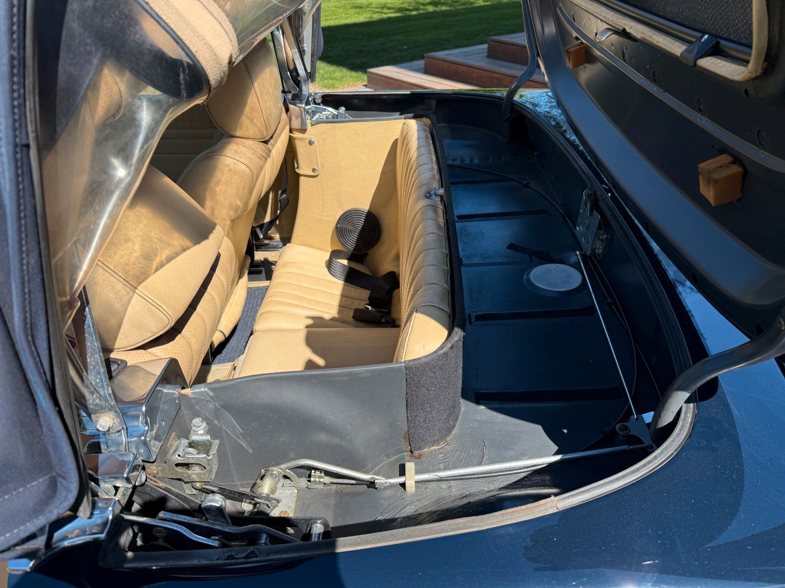Fahrzeugabbildung Mercedes-Benz SL 280