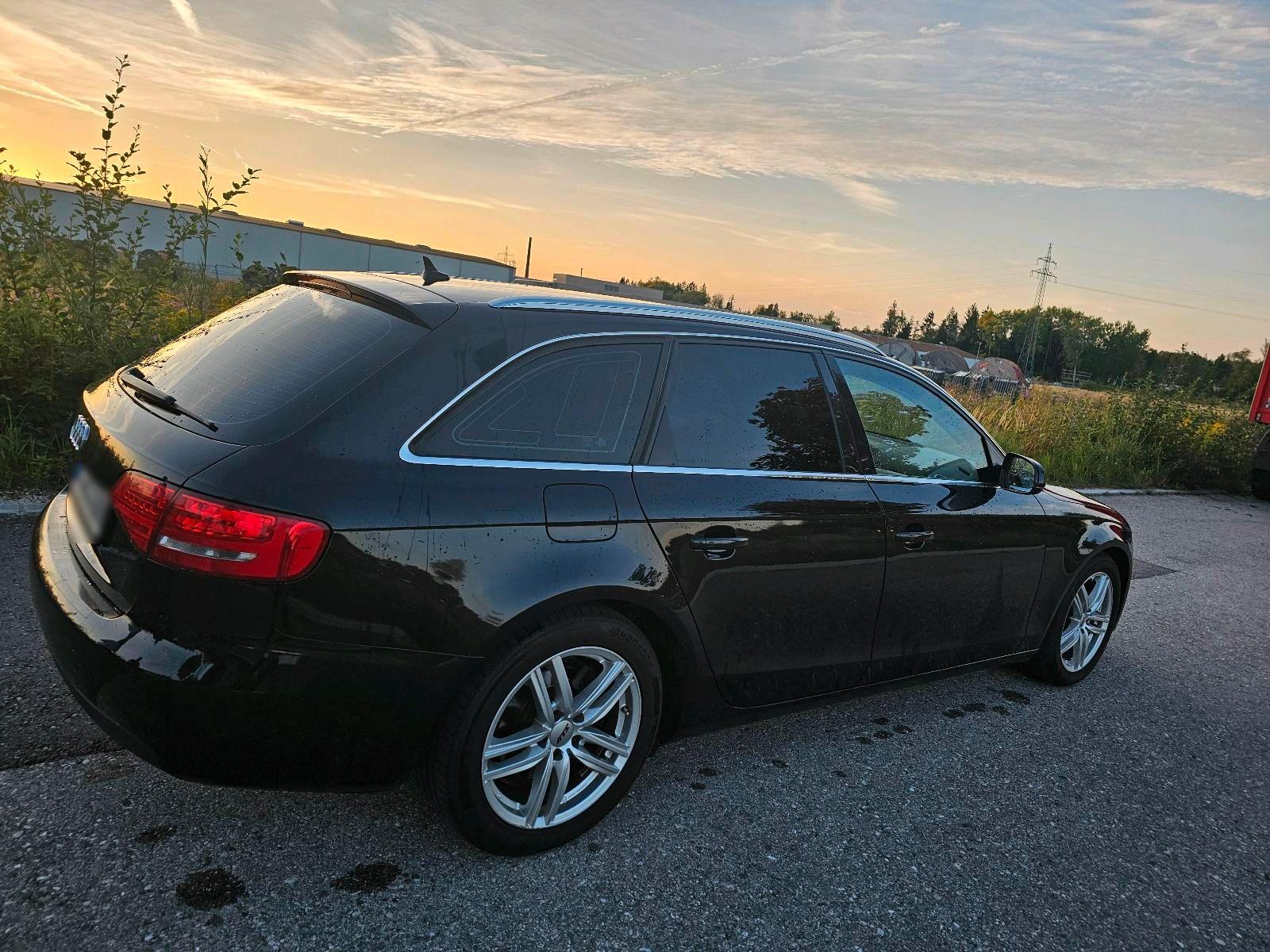 Audi A4 2011 — engine