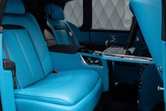 Cullinan Series II 2025 BLACK/TIFFANY 4 SEATS