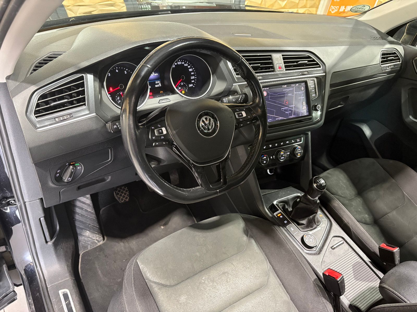 Fahrzeugabbildung Volkswagen Tiguan Highline BMT/4Motion/PANO/ACC/KAMERA/NAVI