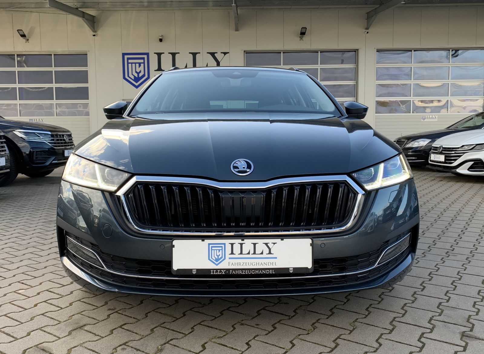 Fahrzeugabbildung SKODA Octavia 2.0 TDI*First Edition*Matrix-Beam*Leder*