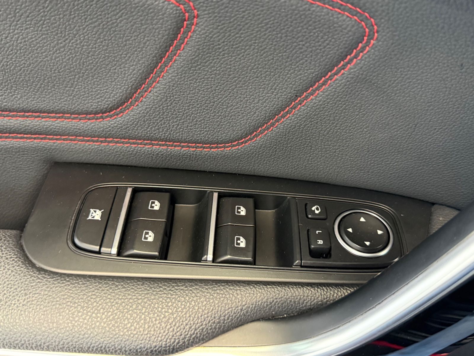 Fahrzeugabbildung Kia Ceed GT 1.6T GT DCT-Navi,Automatik,Klimaauto.