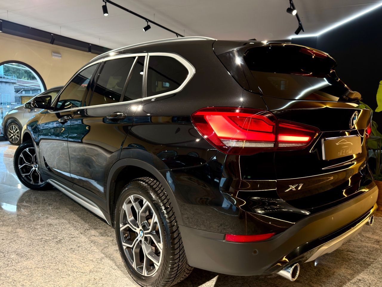 BMW Bmw X1 sDrive18d xLine Plus *FULL OPTIONAL* imagem 2
