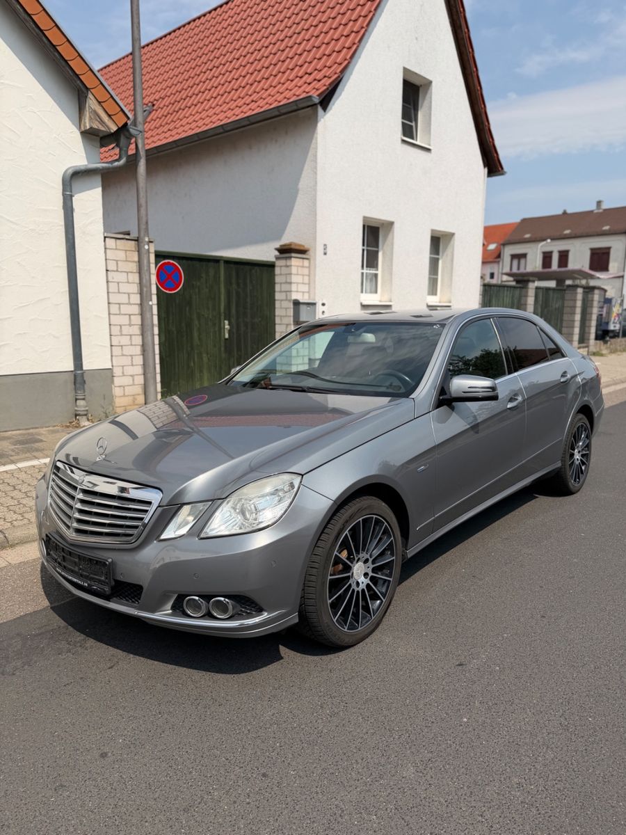 Mercedes Mercedes-Benz E 250 E Limousine E 250 CGI BlueEffi