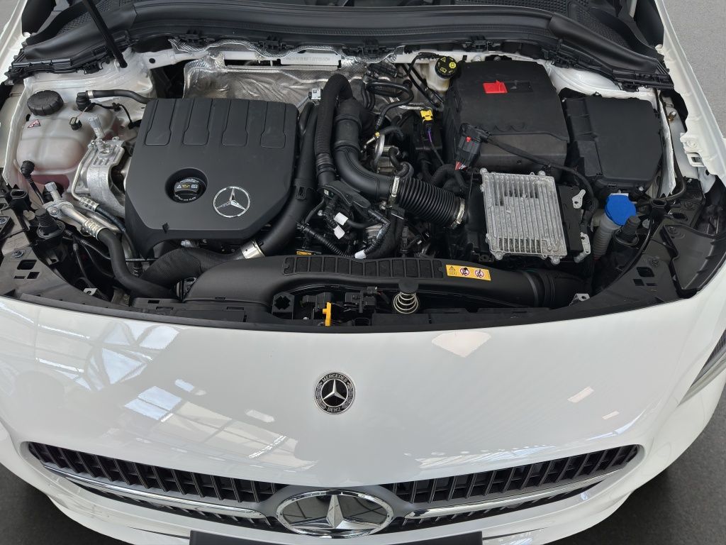 Fahrzeugabbildung Mercedes-Benz B 200 Pano*SD*KeyLess*LED*PDC*ParkAss*SpurH*ACC