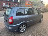 Opel Zafira OPC LINE 1.8 KLIMA/AHK/ALU/TEMPOMAT - Opel Zafira: A Opc