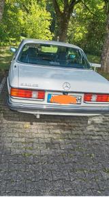 Mercedes-Benz 230 - Mercedes-Benz 230 in Stuttgart