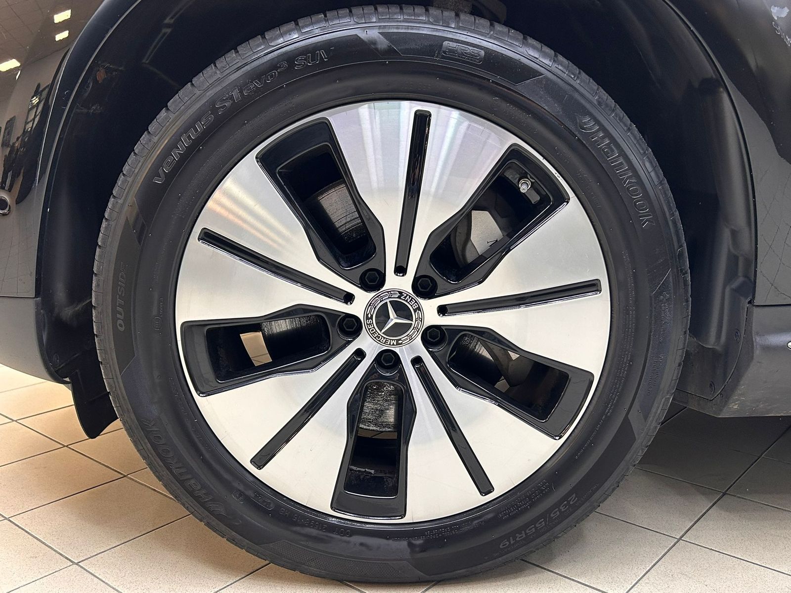 Fahrzeugabbildung Mercedes-Benz EQC 400 4M WIDES+MULTIB+HEAD+ACC+SHZ+AHK+WP+360+