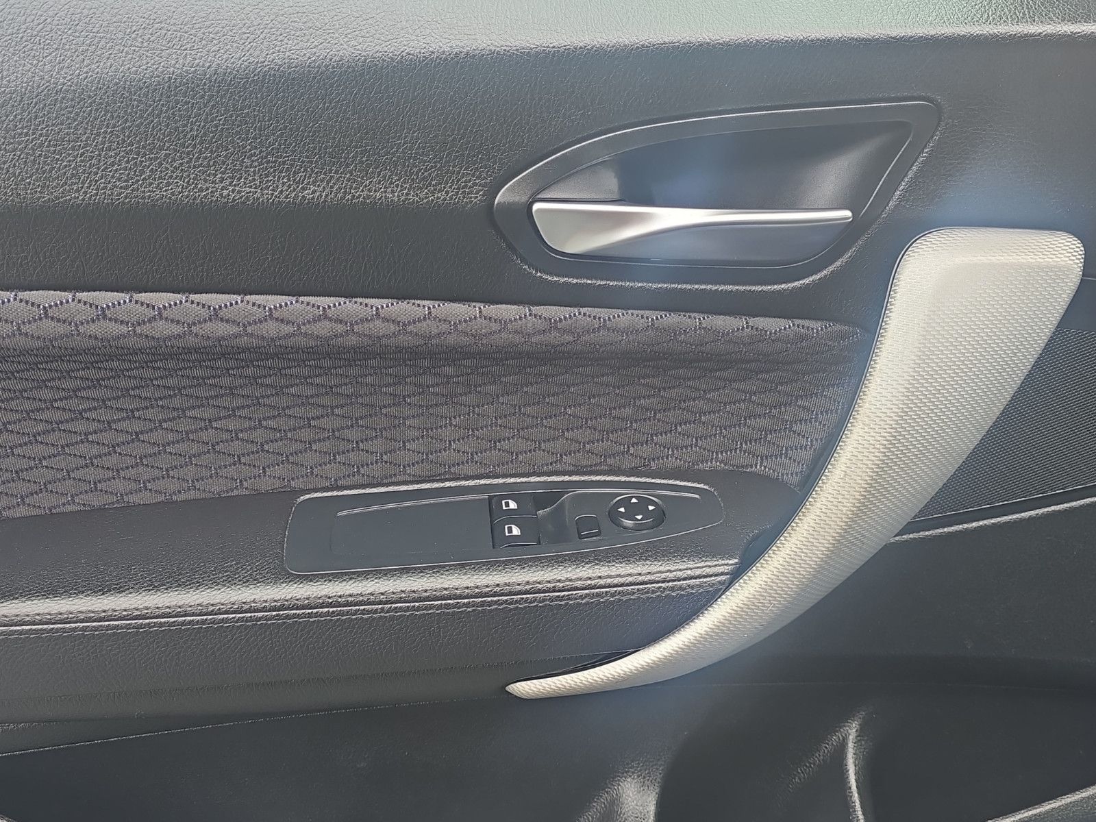 Fahrzeugabbildung BMW 118d M Sport Navi Leder Tempomat PDC