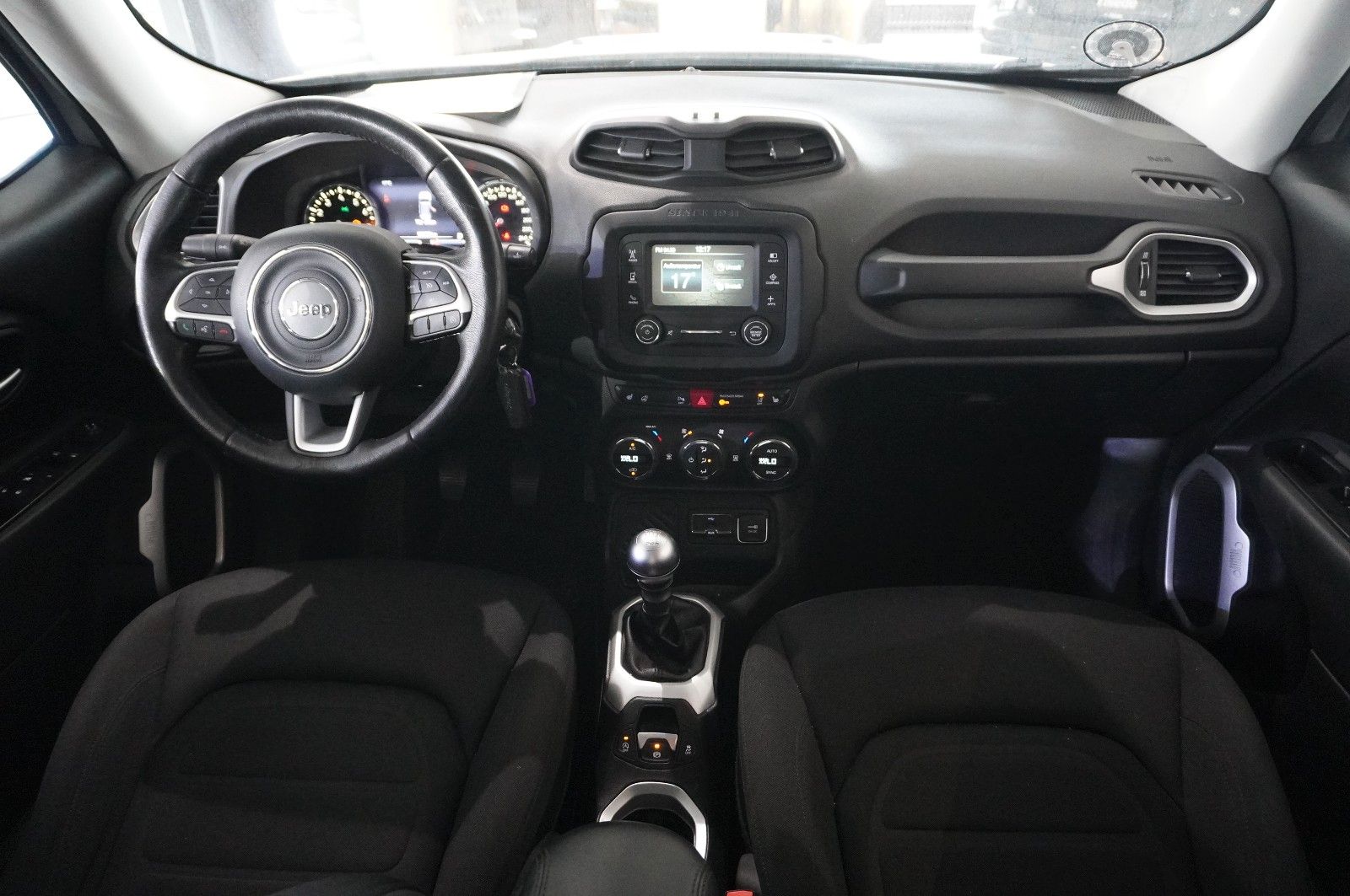 Fahrzeugabbildung Jeep Renegade 1.4T LIMITED KLIMA/SHZ/PDC/TEMP/AHK