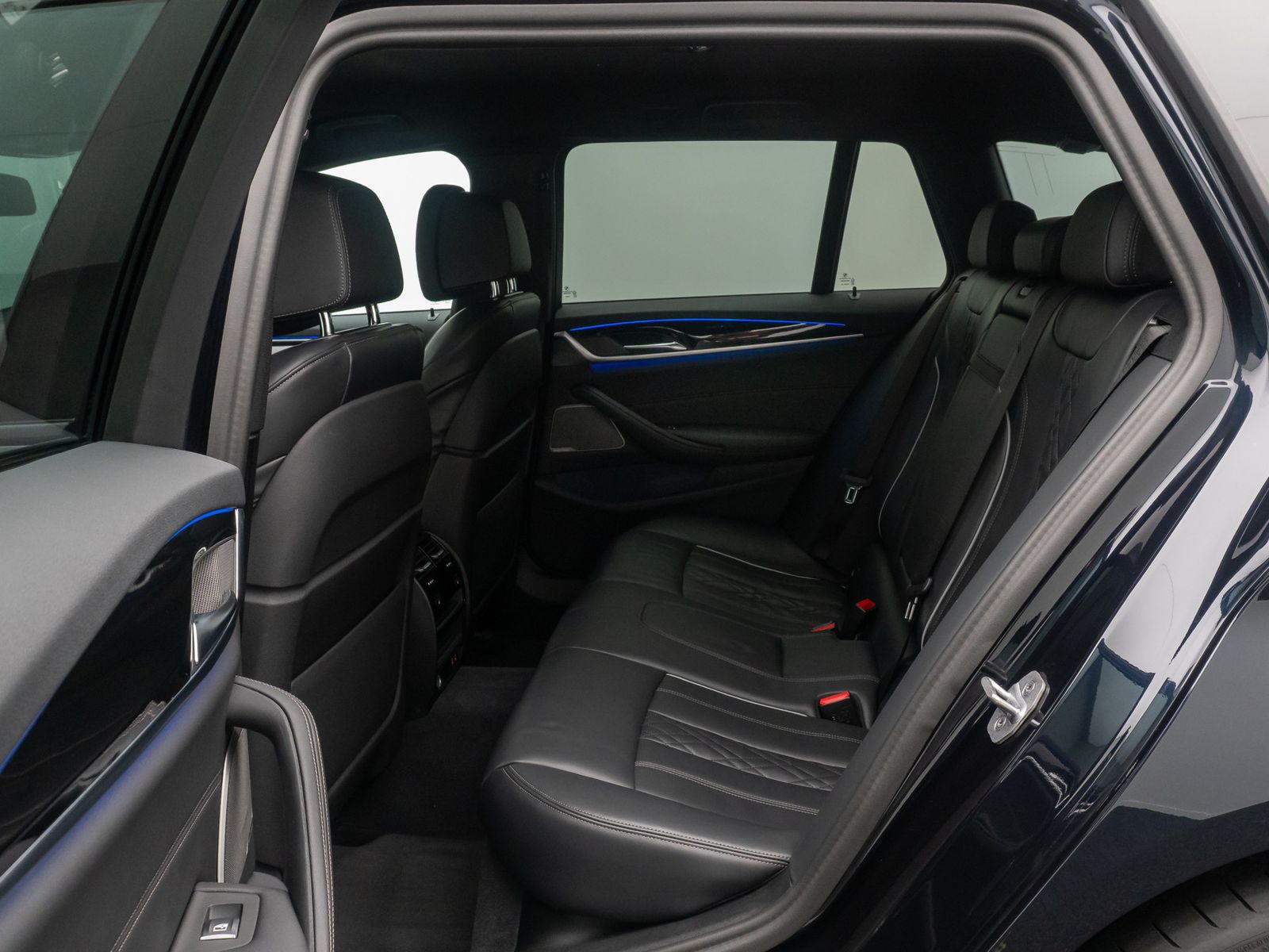 Fahrzeugabbildung BMW 530d xD MSport Individual 360&deg;H/K HUD DAB 20Zoll