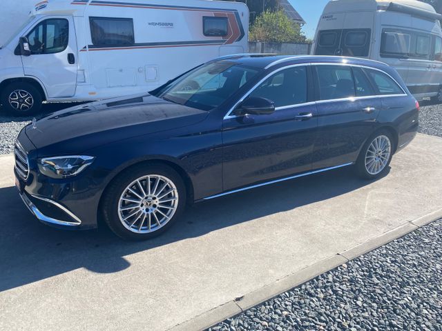 MERCEDES-BENZ E 220T-Modell d 4Matic Exclusive Packet