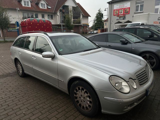 Mercedes-Benz Mercedes Benz E -220