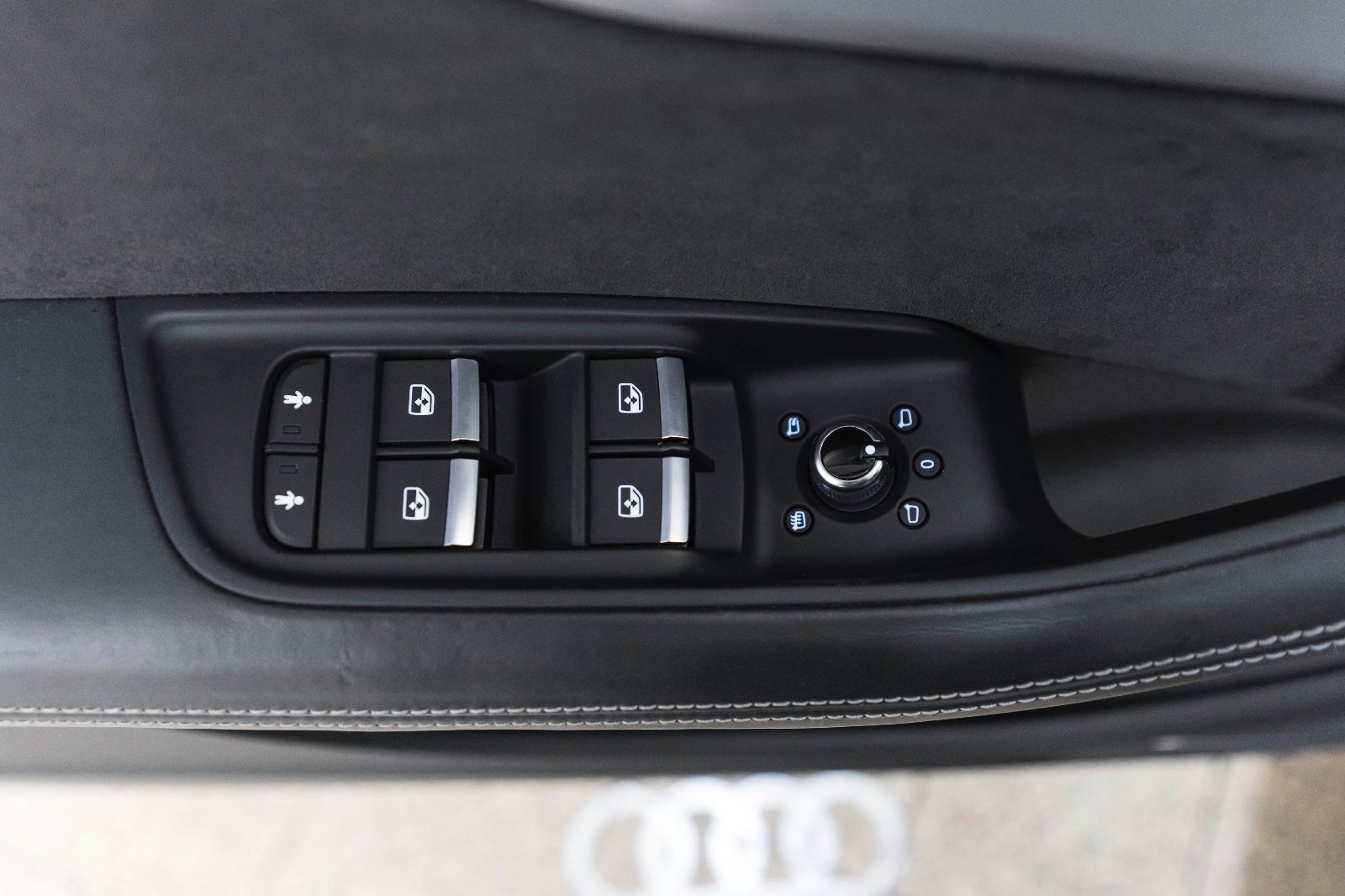 Fahrzeugabbildung Audi SQ7 4.0 TDI quattro HUD LED BOSE 3D MASSAGE LUFT