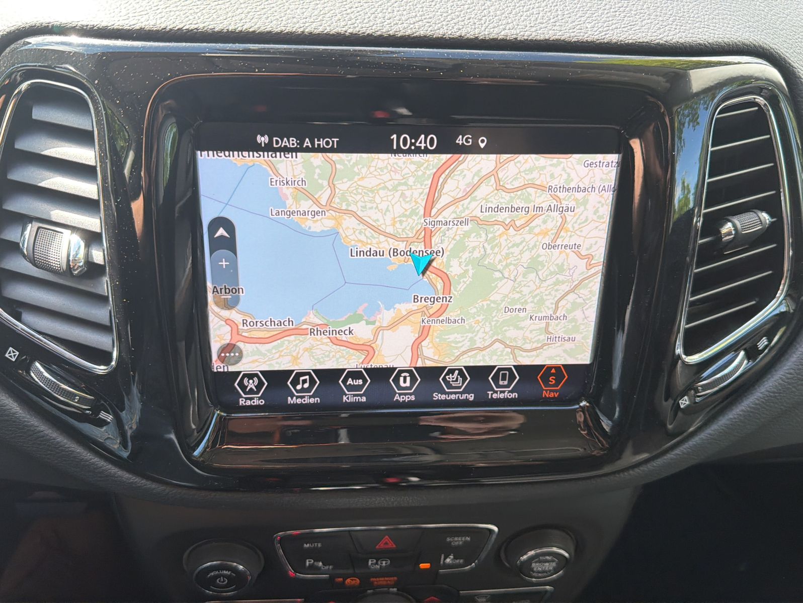 Fahrzeugabbildung Jeep Compass 1.3 T-GDI I4 LIMITED DCT 150PS Automatik