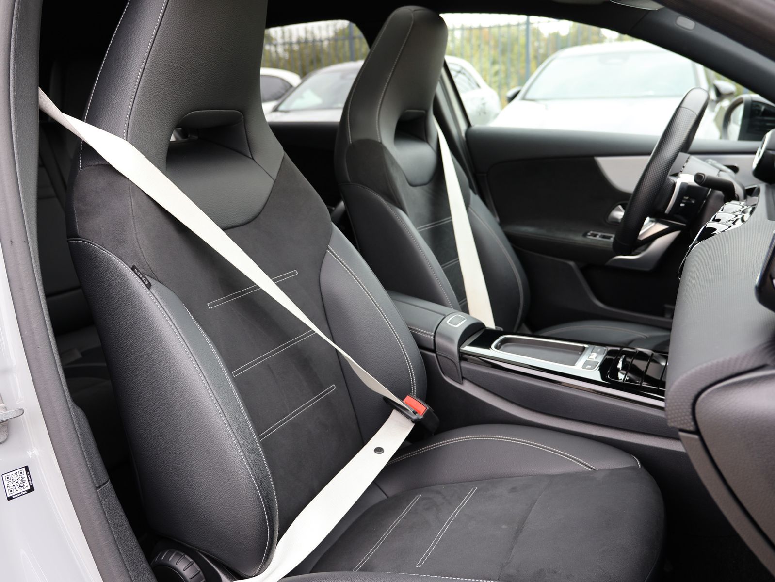 Mercedes-Benz A 200 d Special Edition AMG Line - PANO KAMERA foto 2
