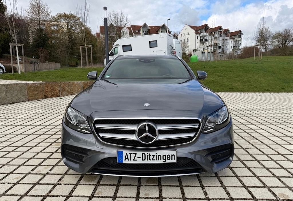 Image of Mercedes-Benz E 220