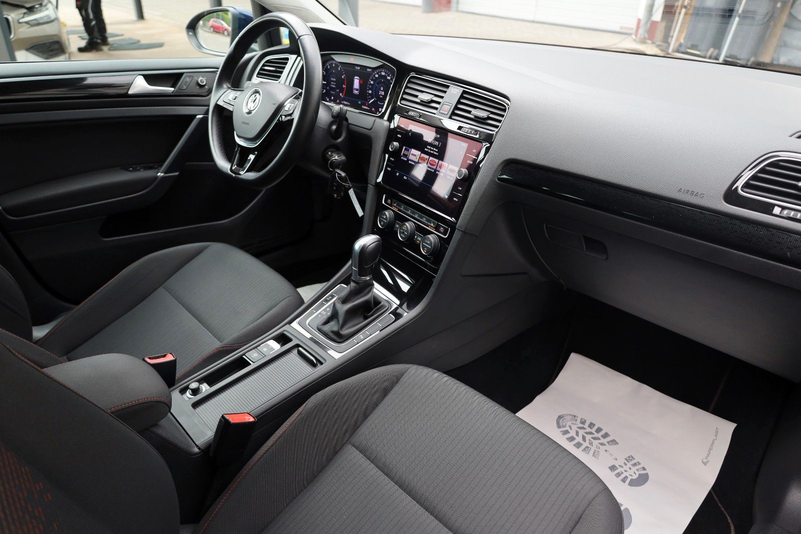 Fahrzeugabbildung Volkswagen Golf VII Variant Sound R Line ACC,LED,SH,Kamera