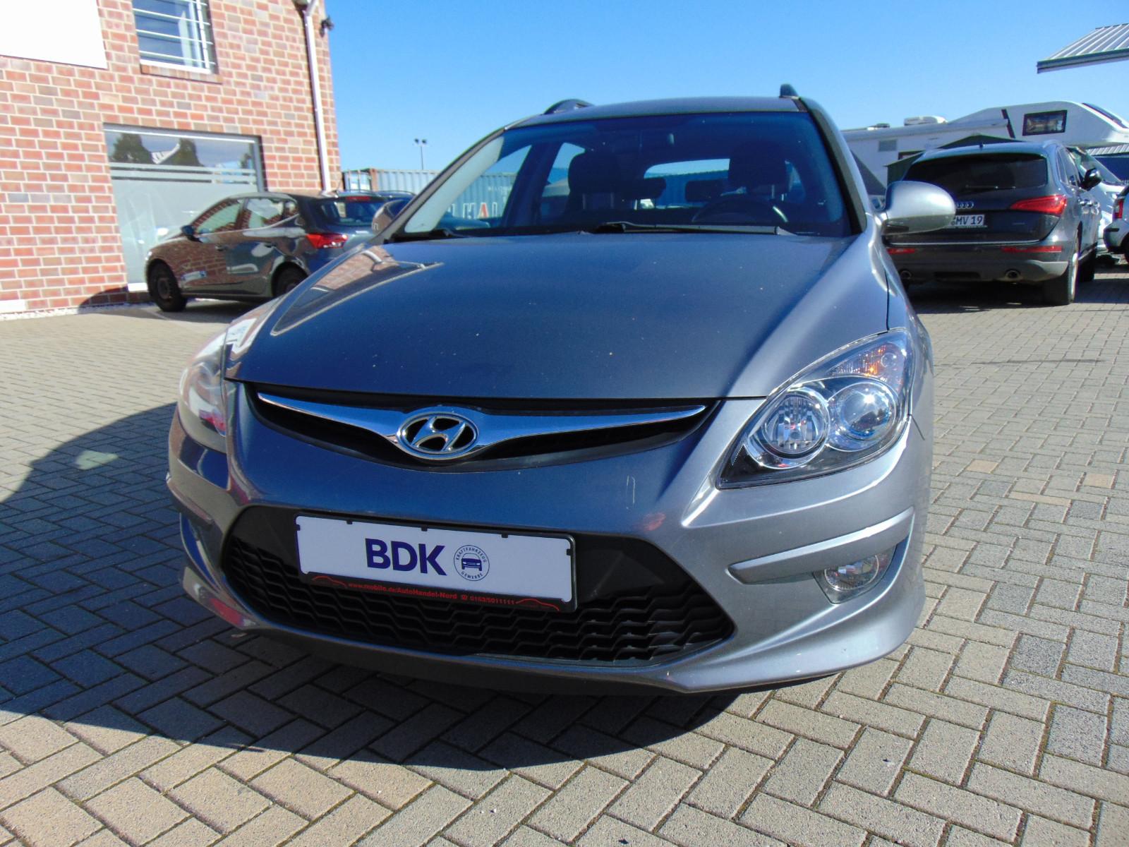 Hyundai i30 2011 — photo 27