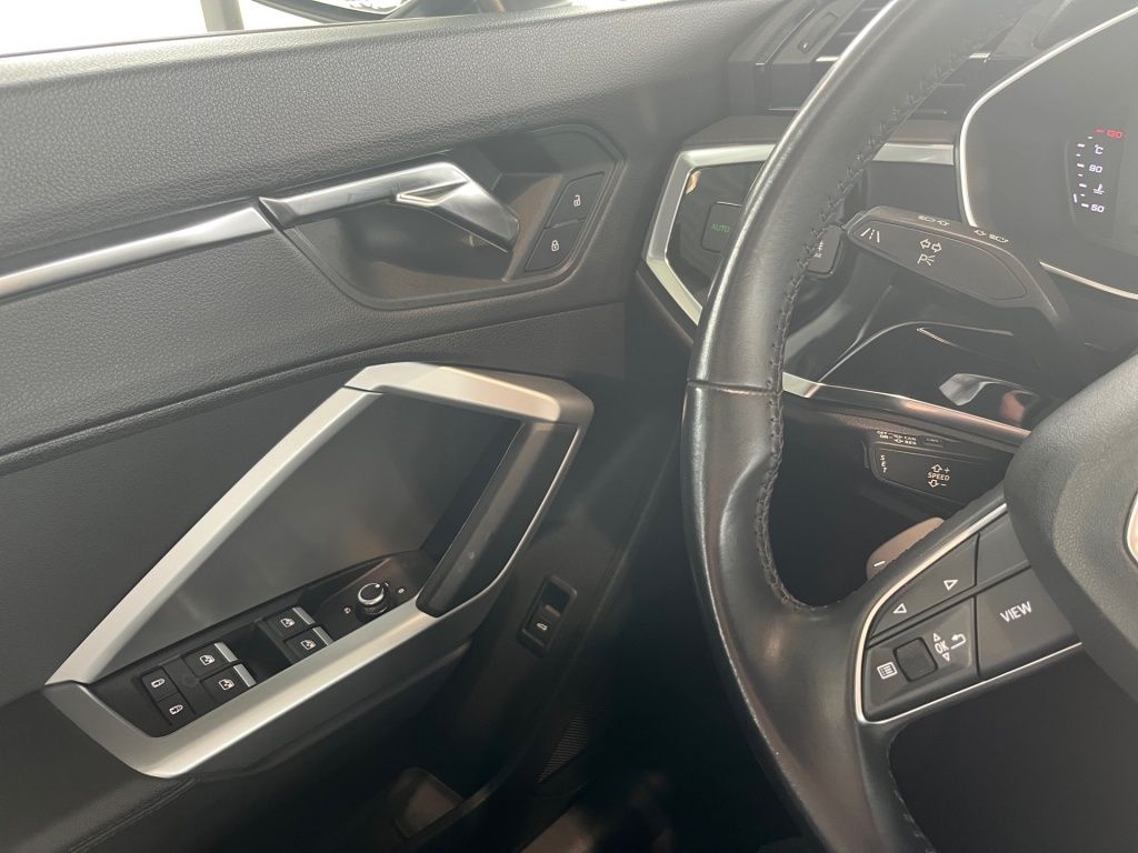 Fahrzeugabbildung Audi Q3 45 2,0 TFSI quattro advanced (EURO 6d-TEMP)