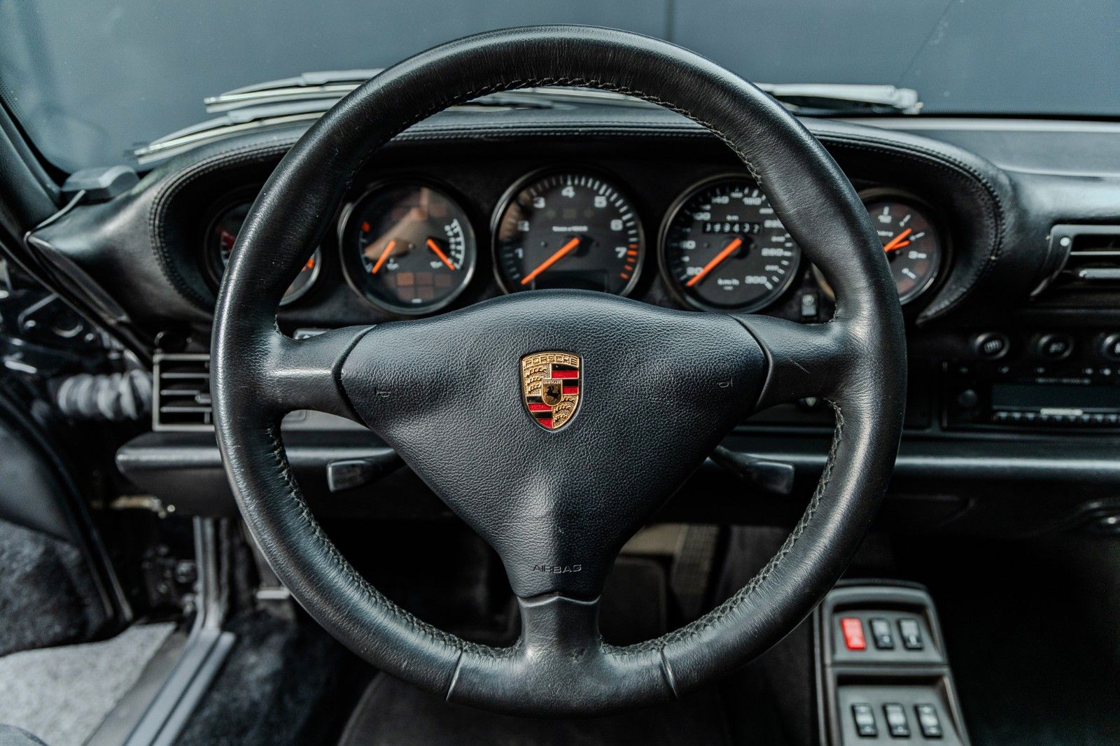 Fahrzeugabbildung Porsche 993 Carrera 4S + Bilstein + RS Sitze + Käfig